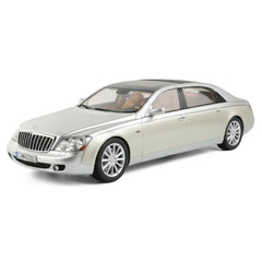 [MotorHelix] 1:18 Mercedes-Maybach 2007 62S Landaulet argento modellino di auto resina
