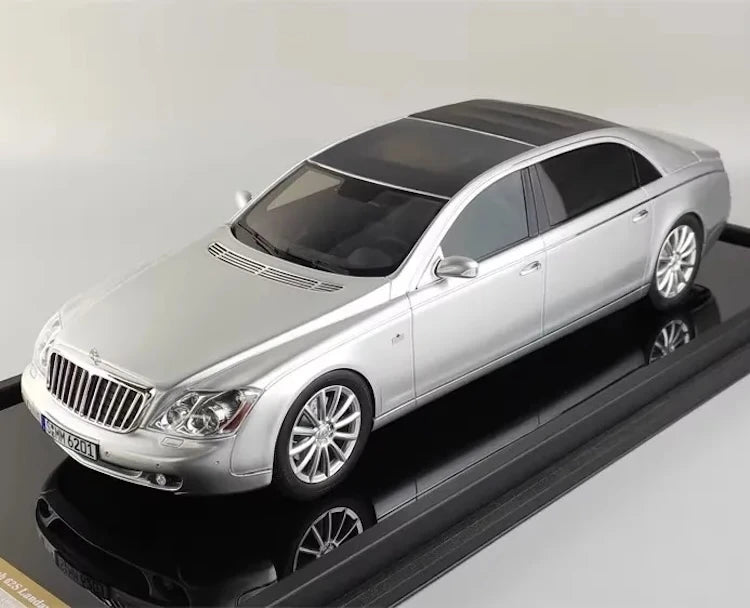 [MotorHelix] 1:18 Mercedes-Maybach 2007 62S Landaulet argento modellino di auto resina