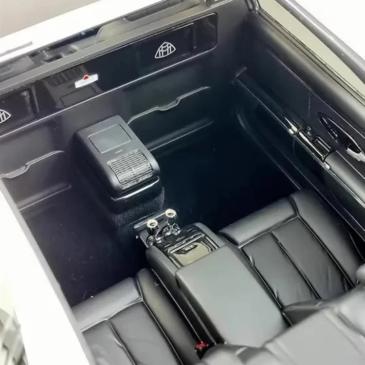 [MotorHelix] 1:18 Mercedes-Maybach 2007 62S Landaulet Silver Model Car Resin