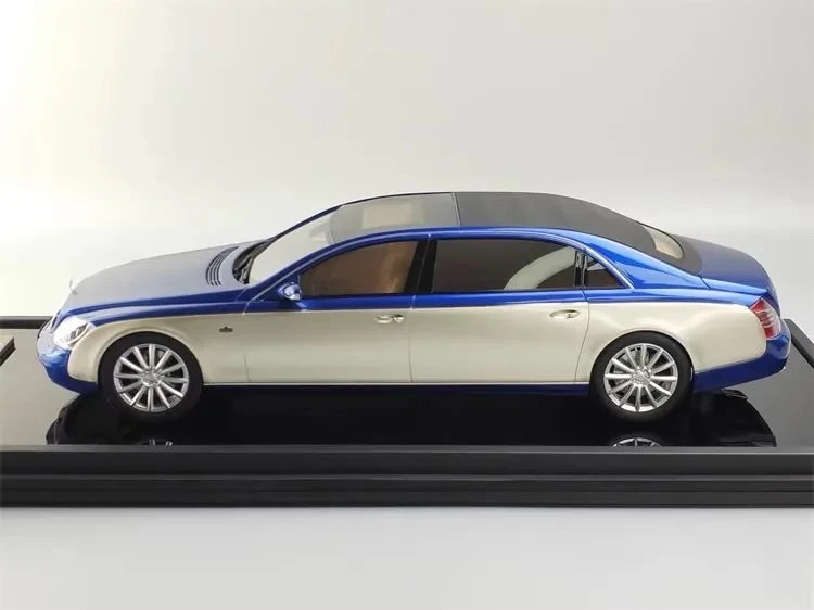 [MotorHelix] 1:18 Mercedes-Maybach 2007 62S Landaulet Silver & Blue Model Car Resin