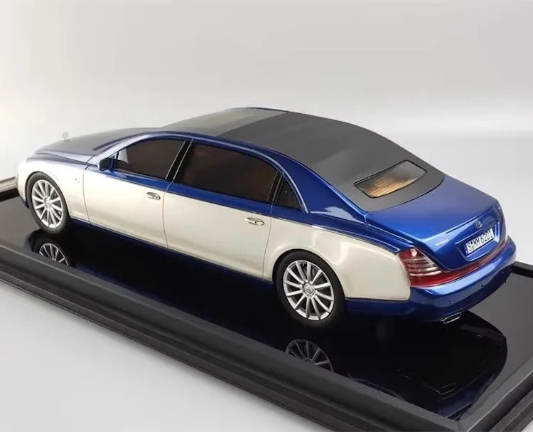 [MotorHelix] 1:18 Mercedes-Maybach 2007 62S Landaulet Silver & Blue Model Car Resin