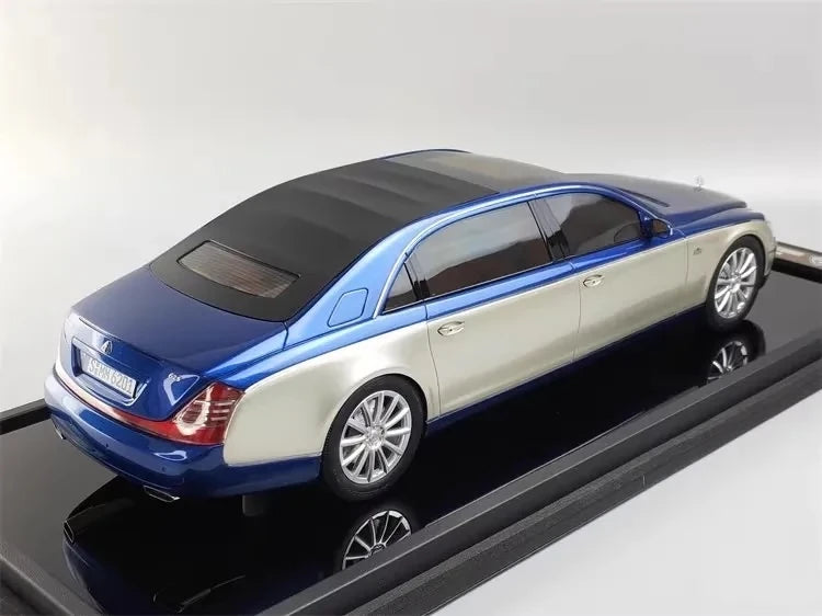 [MotorHelix] 1:18 Mercedes-Maybach 2007 62S Landaulet Silver & Blue Model Car Resin
