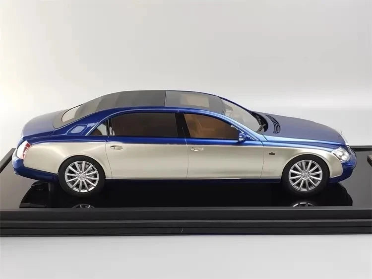 [MotorHelix] 1:18 Mercedes-Maybach 2007 62S Landaulet Silver & Blue Model Car Resin