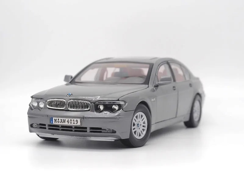 [MotorMax] 1:18 BMW 2002 E65 745i Gray Model Car Die-Cast