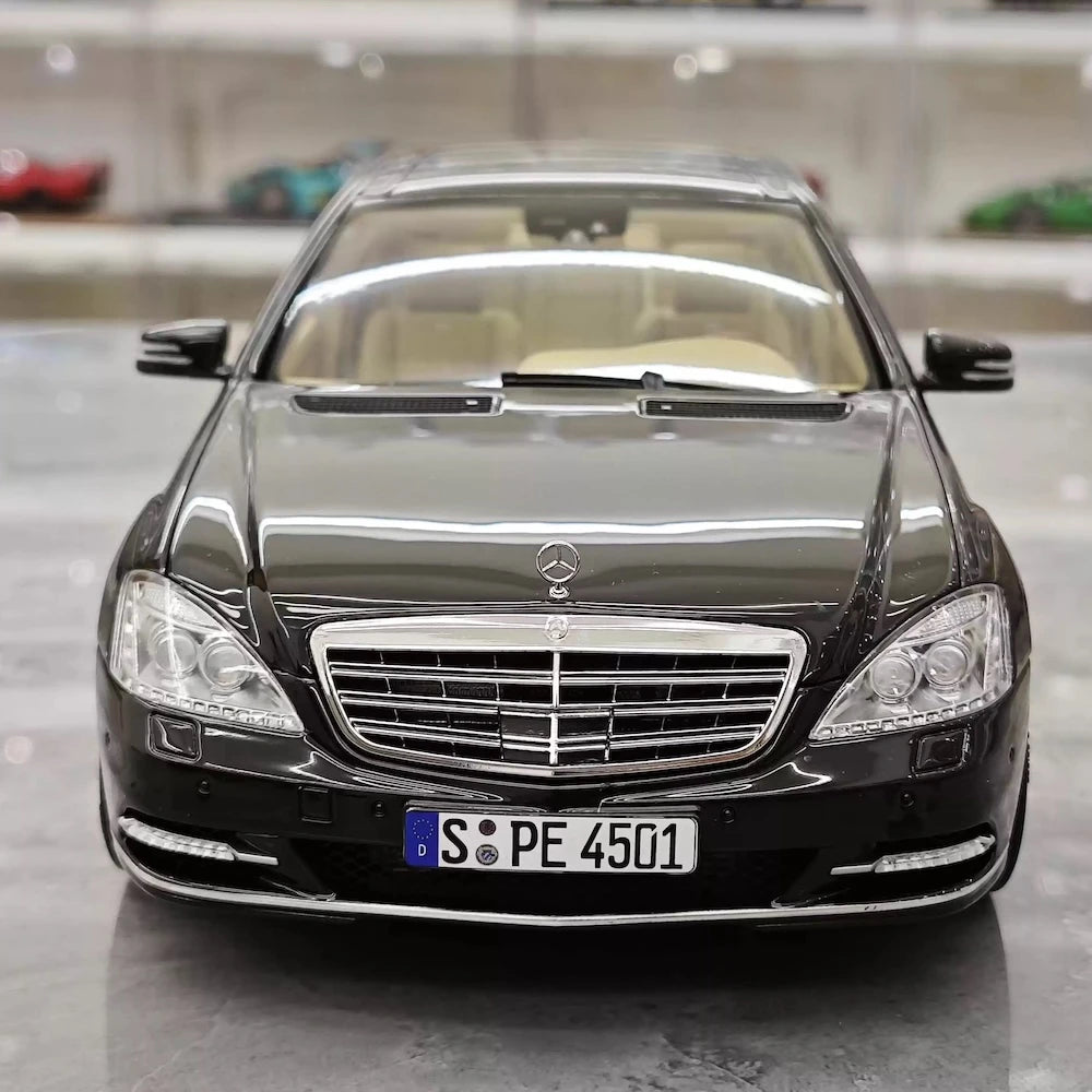 [MotorHelix] 1:18 Mercedes-Benz 2010 W221 S600L Black Model Car Die-Cast