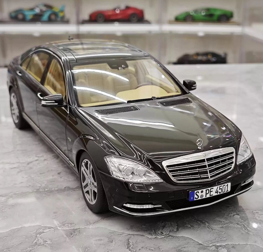 [MotorHelix] 1:18 Mercedes-Benz 2010 W221 S600L Black Model Car Die-Cast