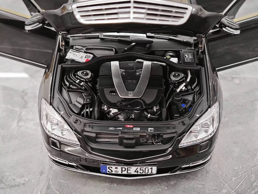 [MotorHelix] 1:18 Mercedes-Benz 2010 W221 S600L Black Model Car Die-Cast