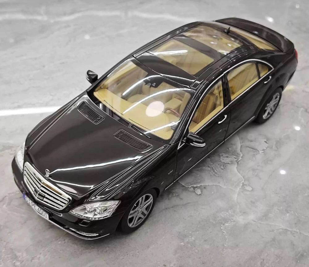 [MotorHelix] 1:18 Mercedes-Benz 2010 W221 S600L Black Model Car Die-Cast