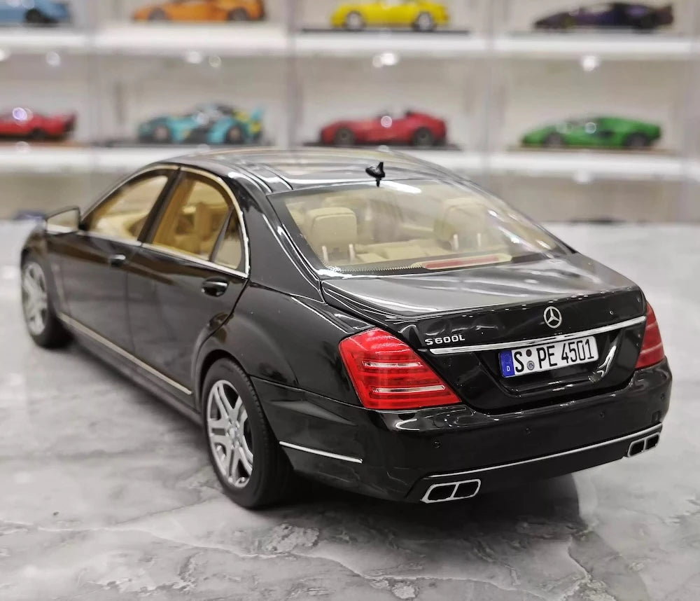 [MotorHelix] 1:18 Mercedes-Benz 2010 W221 S600L Black Model Car Die-Cast