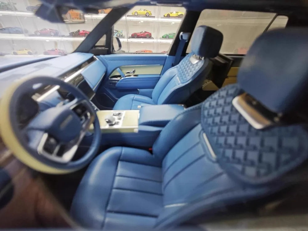 [MotorHelix] 1:18 Land Rover 2022 Range Rover SV Blue Model Car Resin