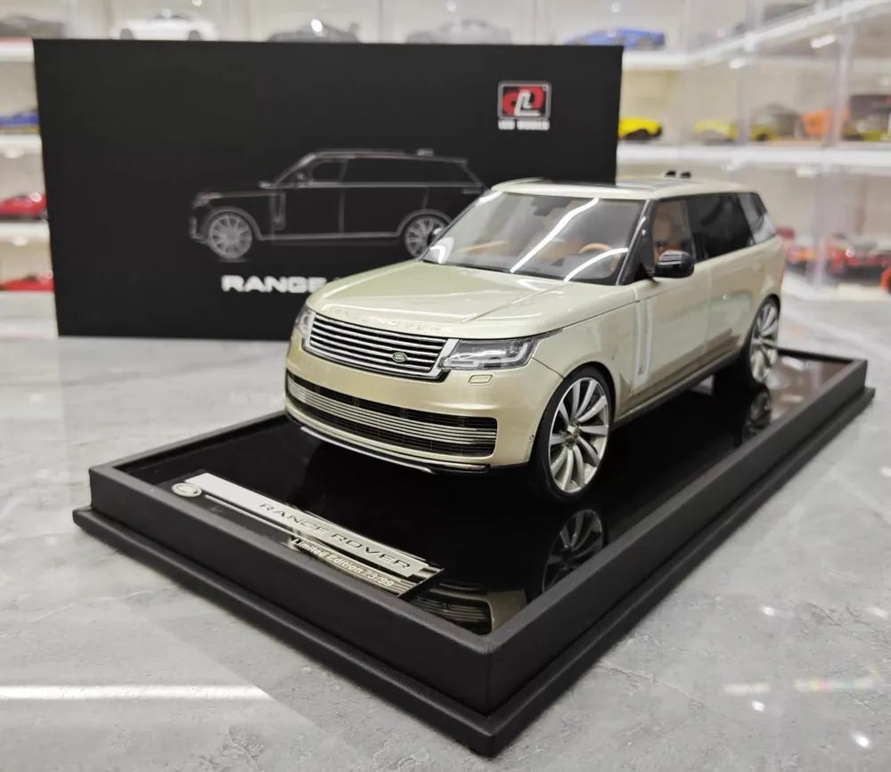 [MotorHelix] 1:18 Land Rover 2022 Range Rover SV Gold Model Car Resin