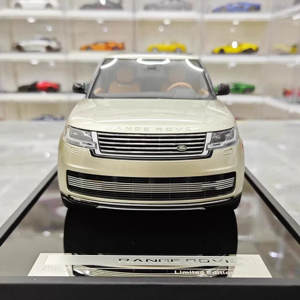 [MotorHelix] 1:18 Land Rover 2022 Range Rover SV Gold Model Car Resin