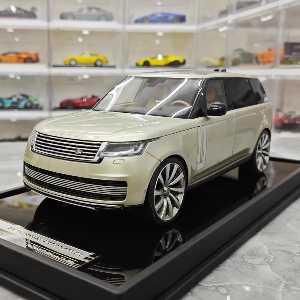 [MotorHelix] 1:18 Land Rover 2022 Range Rover SV Gold Model Car Resin
