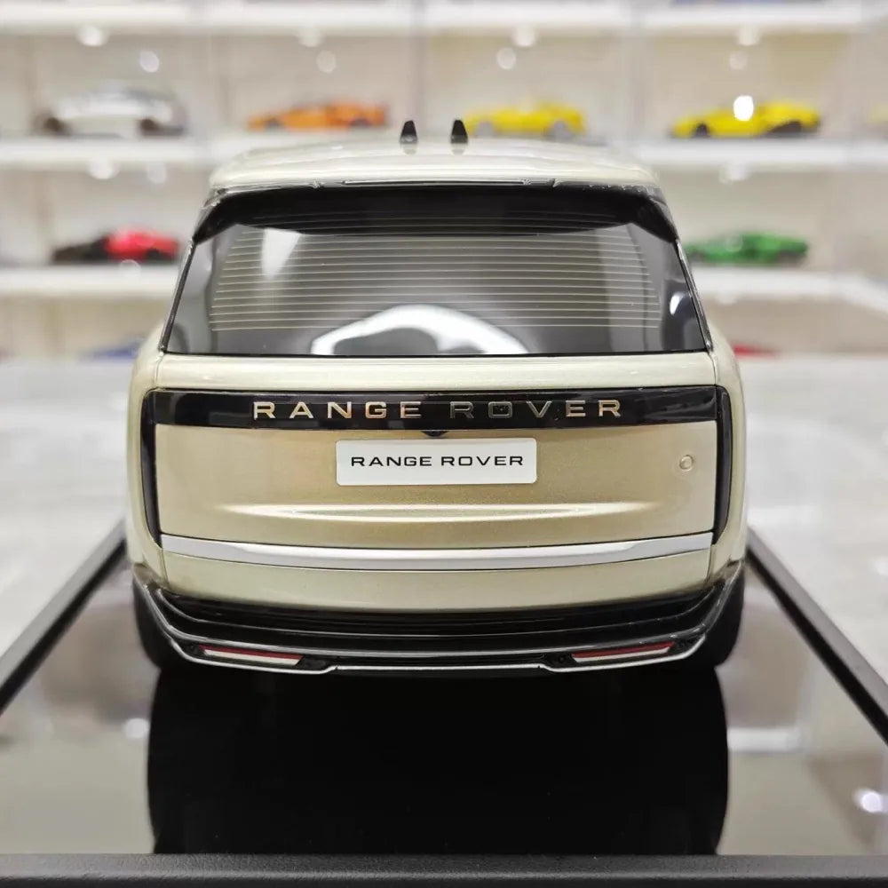 [MotorHelix] 1:18 Land Rover 2022 Range Rover SV Gold Model Car Resin