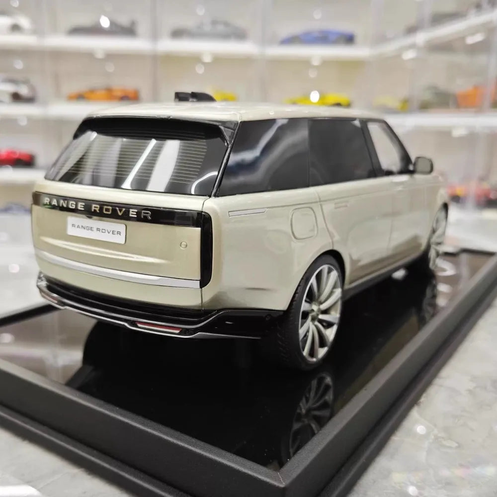 [MotorHelix] 1:18 Land Rover 2022 Range Rover SV Gold Model Car Resin