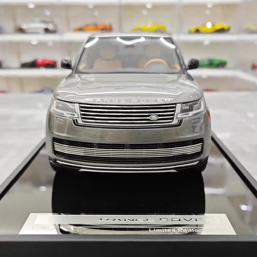 [MotorHelix] 1:18 Land Rover 2022 Range Rover SV Gray Model Car Resin
