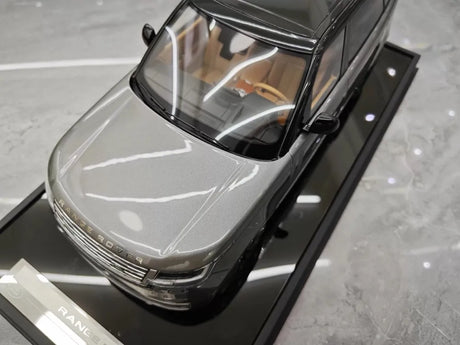 [MotorHelix] 1:18 Land Rover 2022 Range Rover SV Gray Model Car Resin
