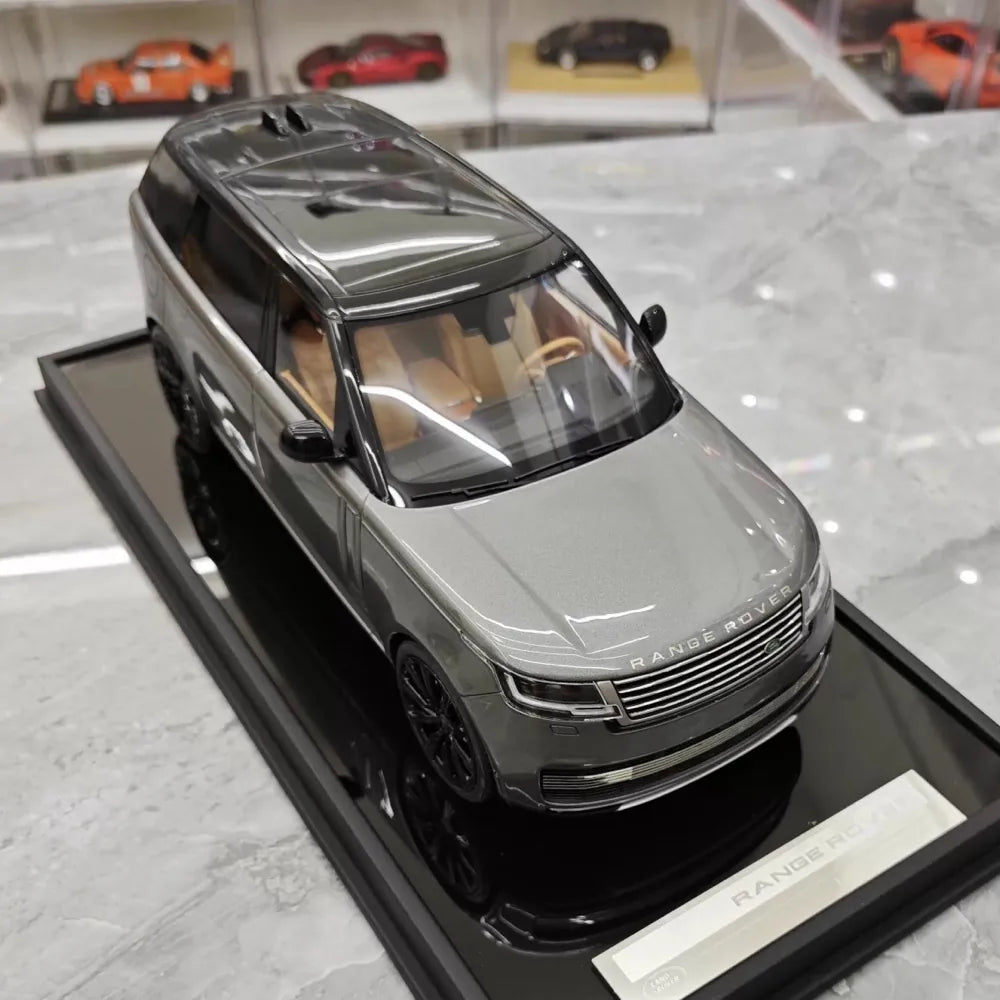 [MotorHelix] 1:18 Land Rover 2022 Range Rover SV Gray Model Car Resin