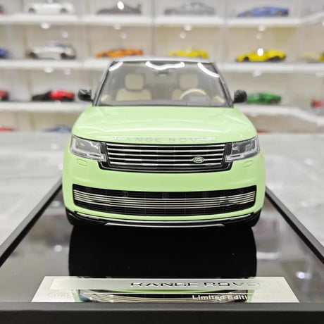 [MotorHelix] 1:18 Land Rover 2022 Range Rover SV Green Model Car Resin