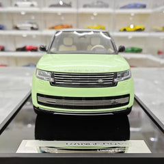 [MotorHelix] 1:18 Land Rover 2022 Range Rover SV Green Model Car Resin