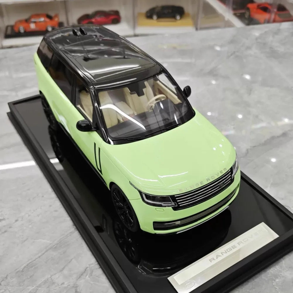 [MotorHelix] 1:18 Land Rover 2022 Range Rover SV グリーン モデルカー レジン