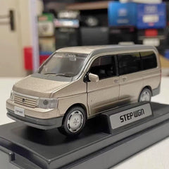 [Mtech] 1:43 Honda 2001 Stepwgn RF3 Gold Model Car Die-Cast