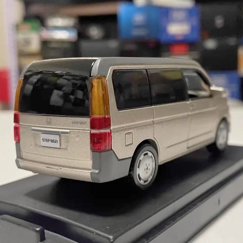 [Mtech] 1:43 Honda 2001 Stepwgn RF3 Gold Model Car Die-Cast