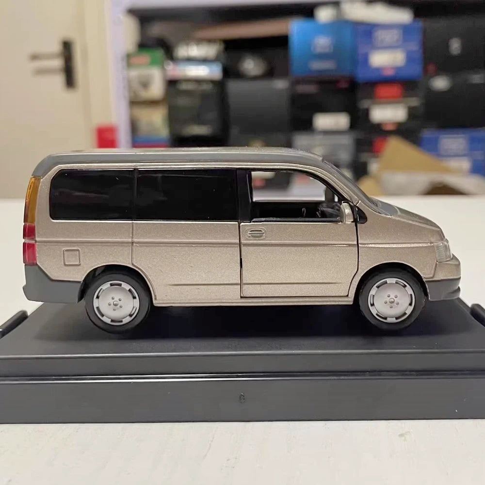 [Mtech] 1:43 Honda 2001 Stepwgn RF3 Gold Model Car Die-Cast
