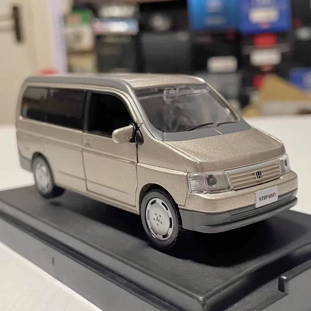 [Mtech] 1:43 Honda 2001 Stepwgn RF3 Gold Model Car Die-Cast