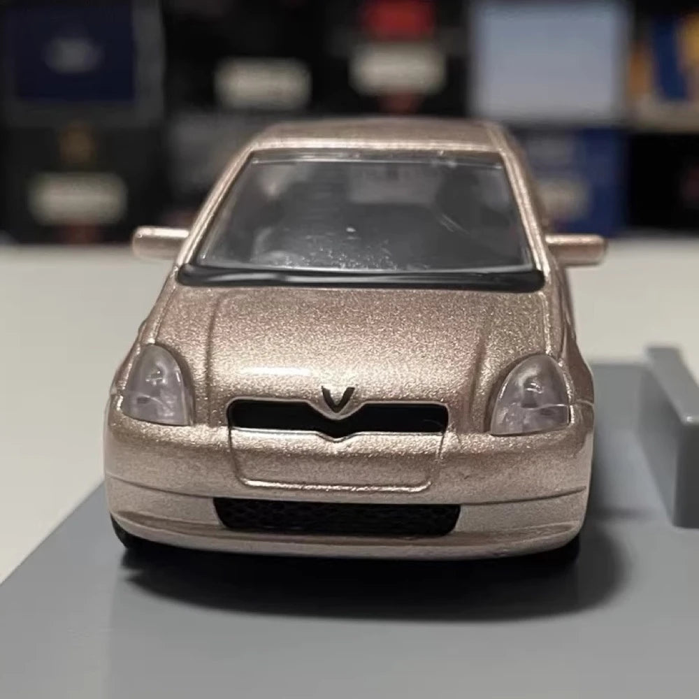 [Mtech] 1:43 Toyota 1999 Vitz Gold Model Car Die-Cast