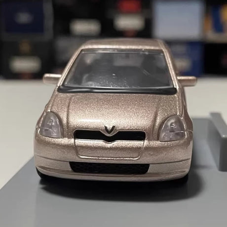 [Mtech] 1:43 Toyota 1999 Vitz Gold Model Car Die-Cast