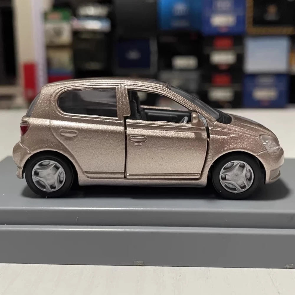 [Mtech] 1:43 Toyota 1999 Vitz Gold Model Car Die-Cast