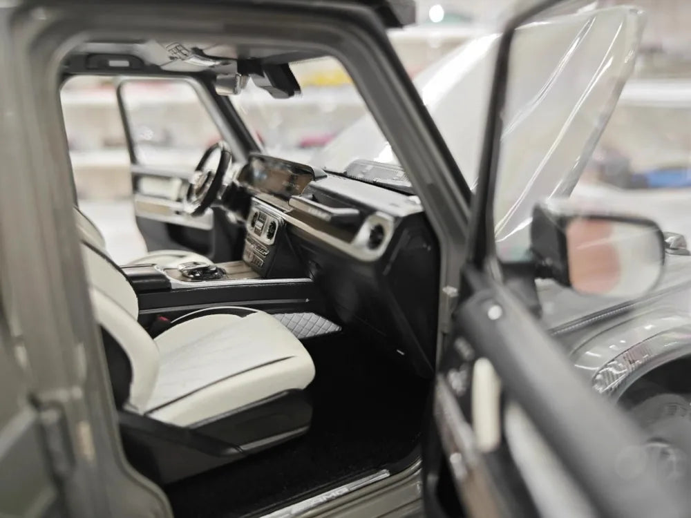 [NZG] 1:18 Mercedes-AMG 2018 G63 4x4 Gray Model Car Die-Cast