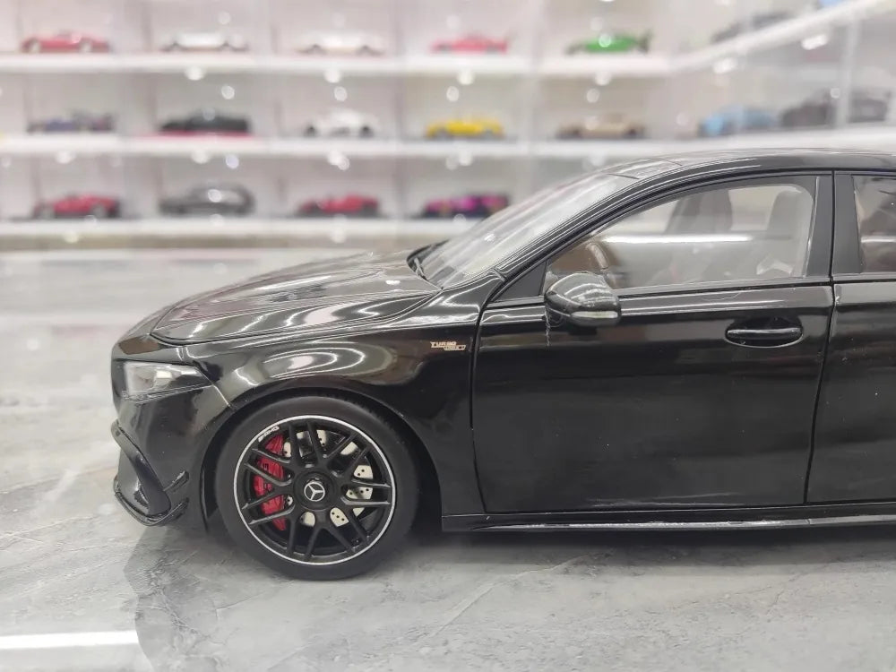 [NZG] 1:18 Mercedes-AMG 2020 A45 S Black Model Car Die-Cast