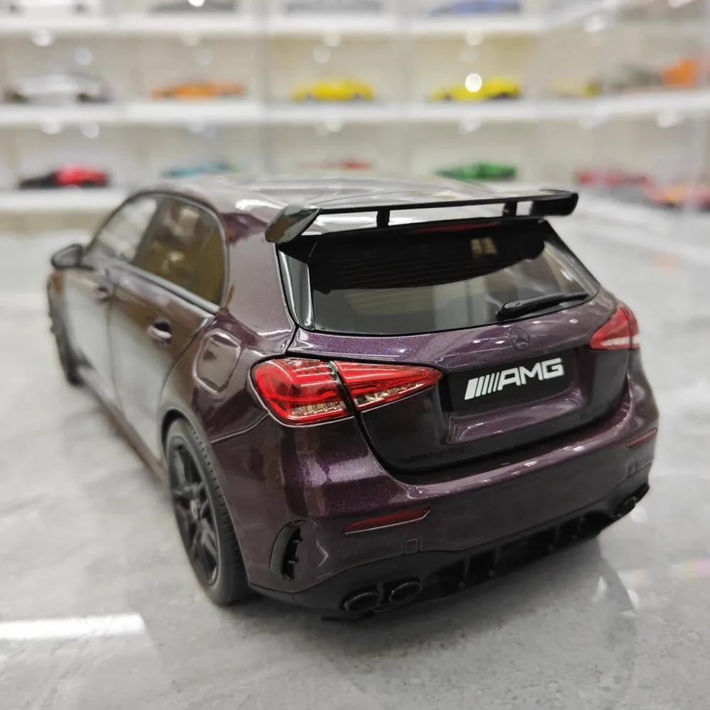 [NZG] 1:18 Mercedes-AMG 2020 A45 S paars modelauto Die-Cast