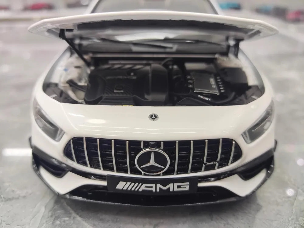 [NZG] 1:18 Mercedes-AMG 2020 A45 S ホワイト モデルカー Die-Cast