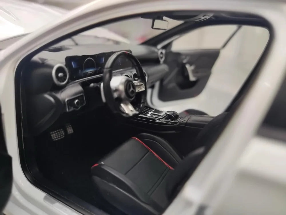 [NZG] 1:18 Mercedes-AMG 2020 A45 S ホワイト モデルカー Die-Cast
