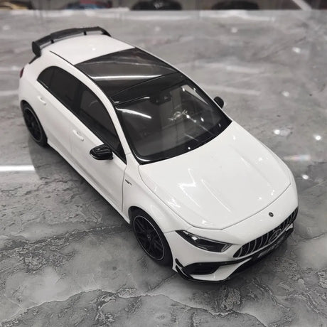 [NZG] 1:18 Mercedes-AMG 2020 A45 S White Model Car Die-Cast