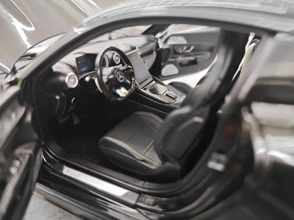 [NZG] 1:18 Mercedes-AMG 2024 GT63 Black Model Car Die-Cast