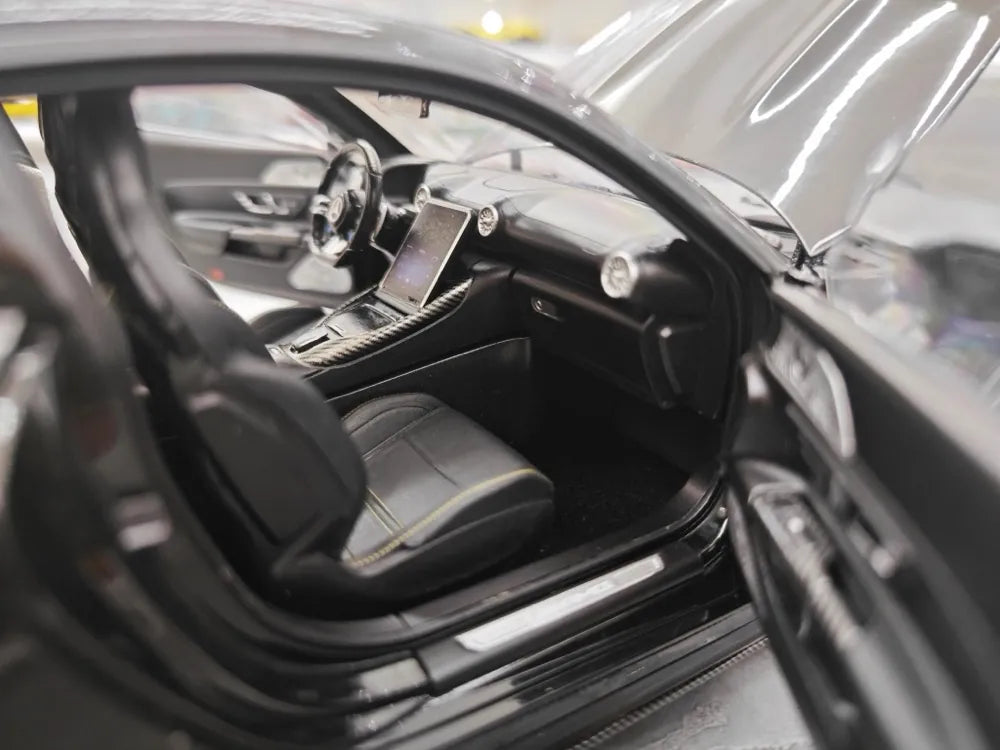 [NZG] 1:18 Mercedes-AMG 2024 GT63 Black Model Car Die-Cast