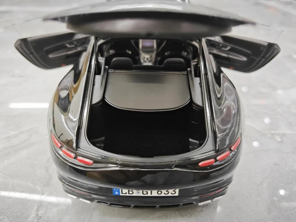 [NZG] 1:18 Mercedes-AMG 2024 GT63 Black Model Car Die-Cast