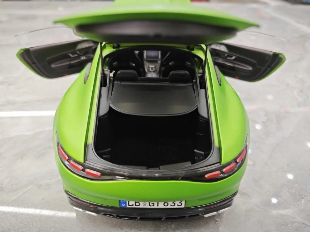 [NZG] 1:18 Mercedes-AMG 2024 GT63 Green Model Car Die-Cast