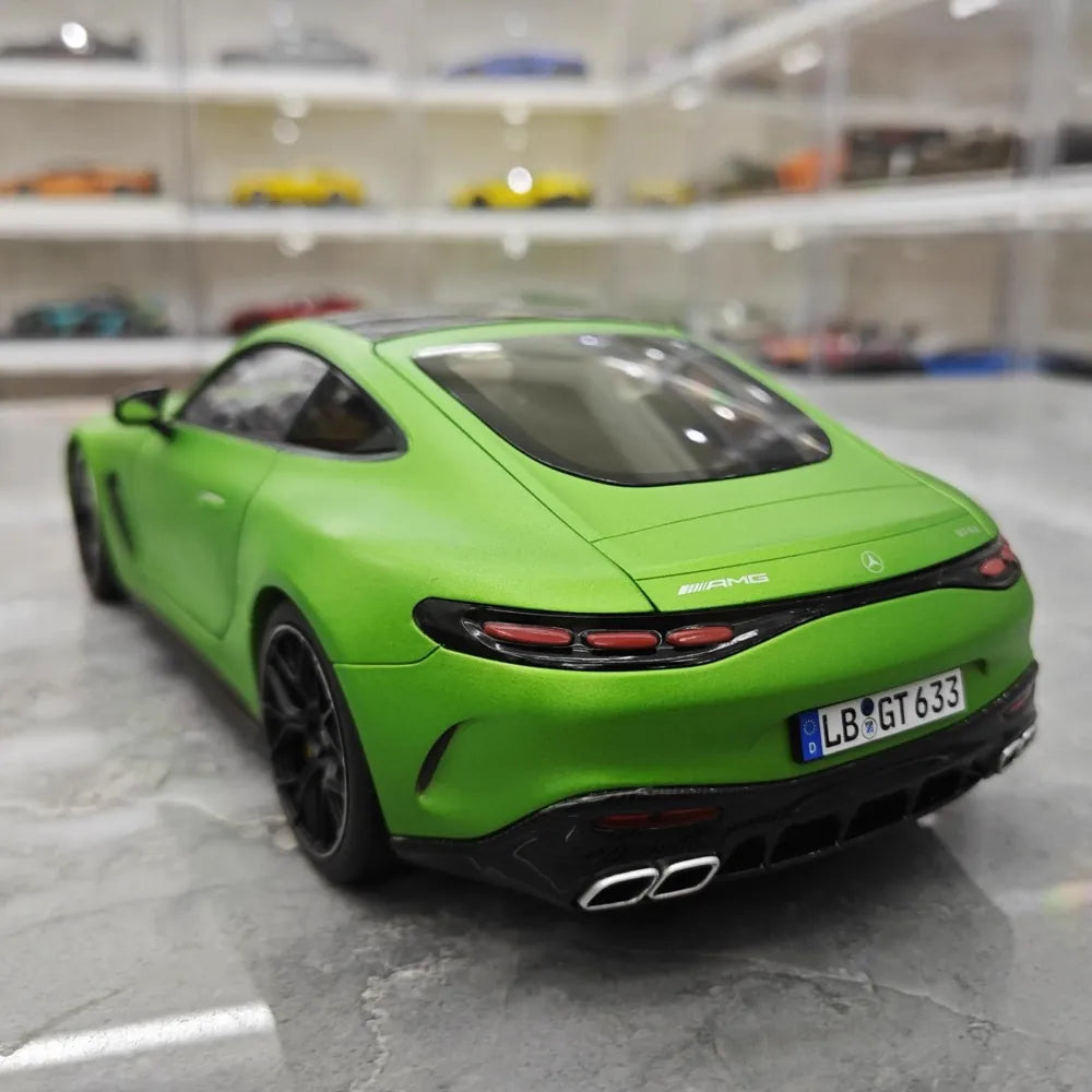 [NZG] 1:18 Mercedes-AMG 2024 GT63 Green Model Car Die-Cast