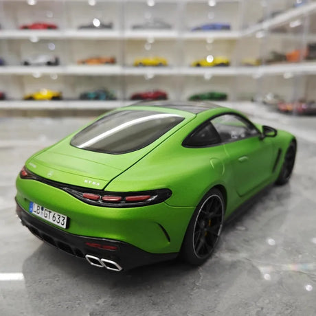 [NZG] 1:18 Mercedes-AMG 2024 GT63 Green Model Car Die-Cast