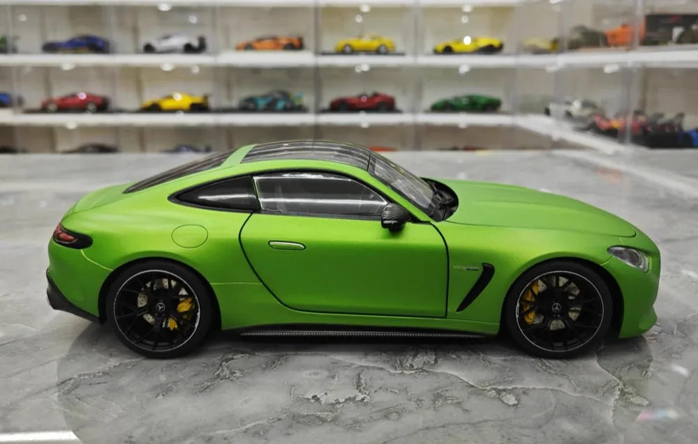 [NZG] 1:18 Mercedes-AMG 2024 GT63 Green Model Car Die-Cast