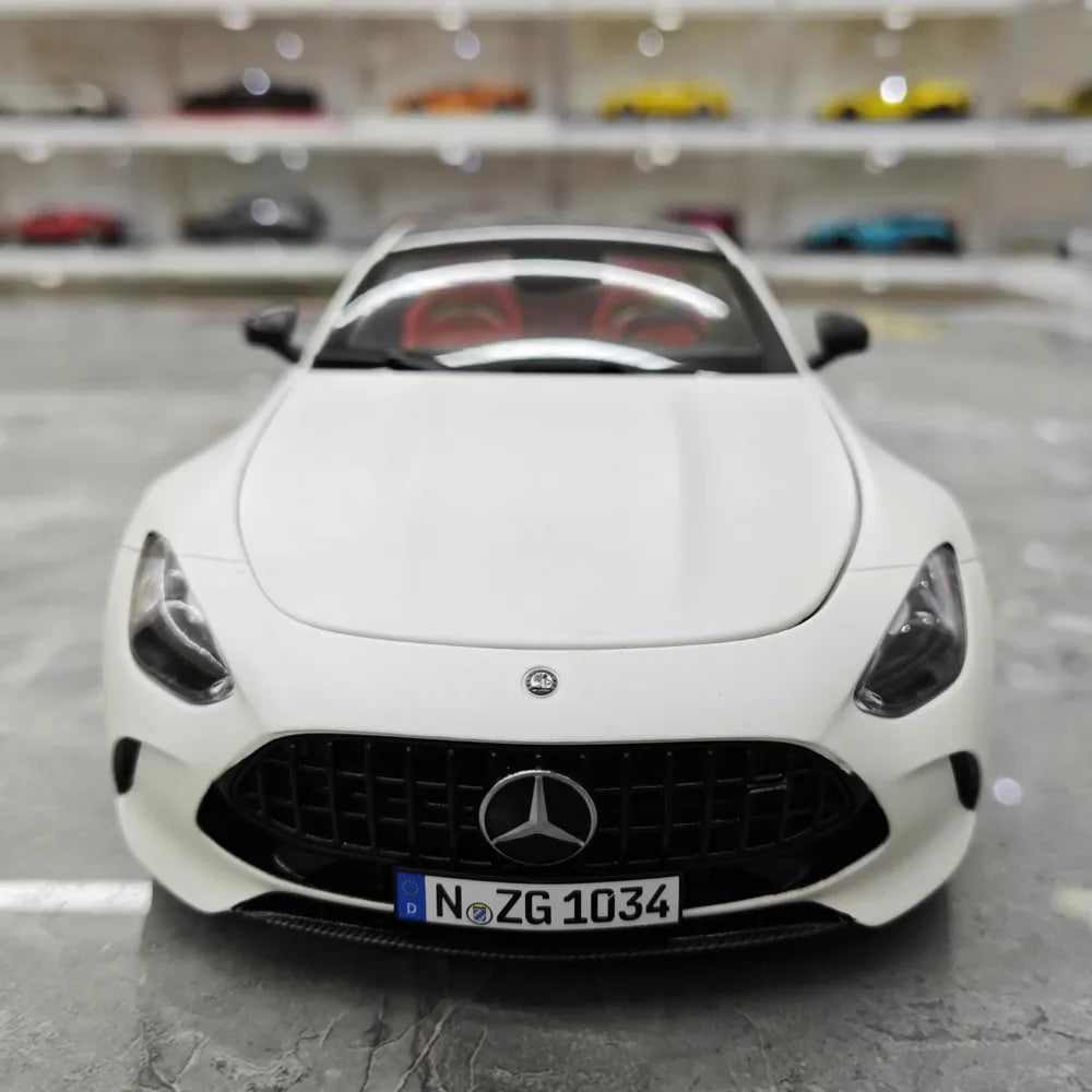 [NZG] 1:18 Mercedes-AMG 2024 GT63 White Model Car Die-Cast