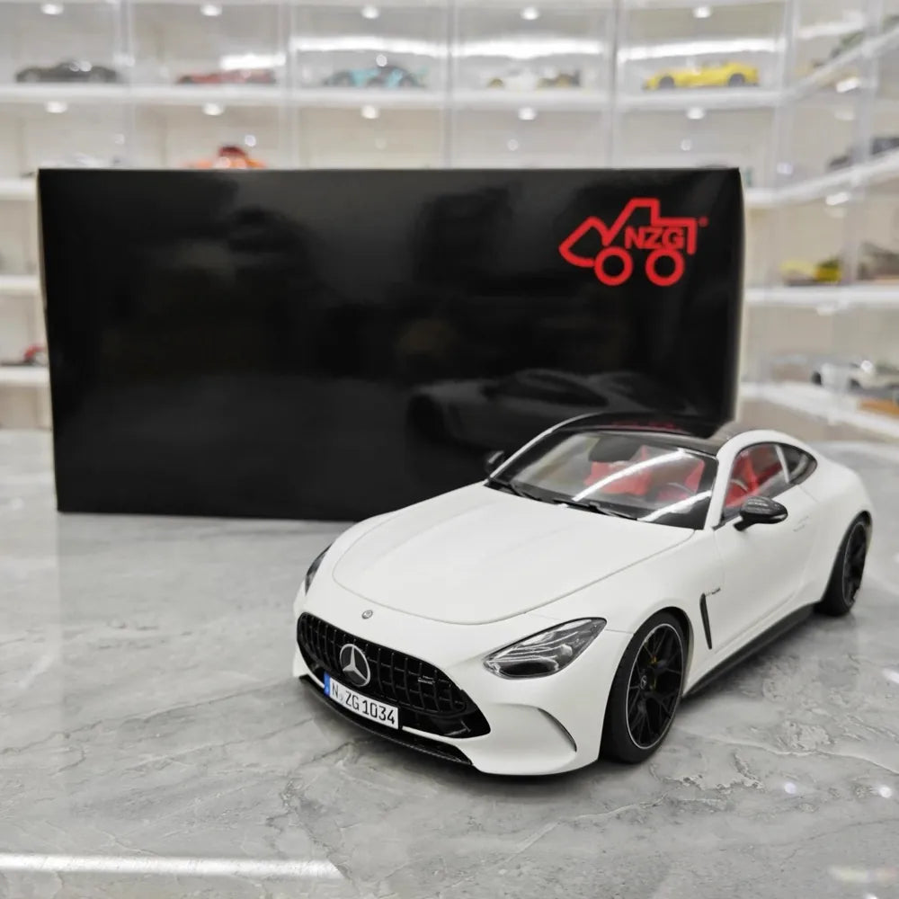[NZG] 1:18 Mercedes-AMG 2024 GT63 White Model Car Die-Cast