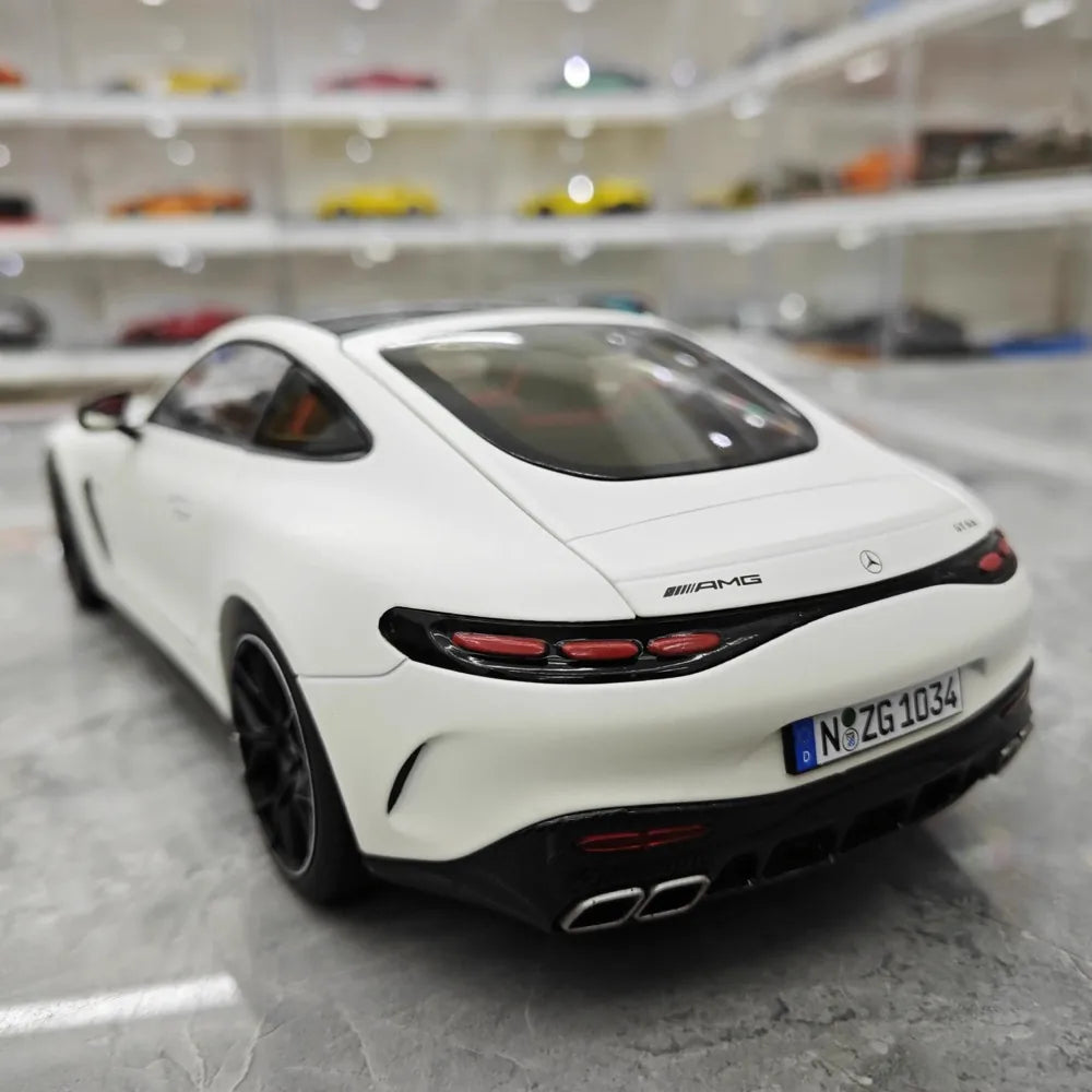 [NZG] 1:18 Mercedes-AMG 2024 GT63 valkoinen pienoismalli Die-Cast