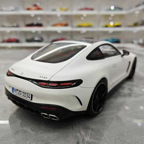 [NZG] 1:18 Mercedes-AMG 2024 GT63 White Model Car Die-Cast