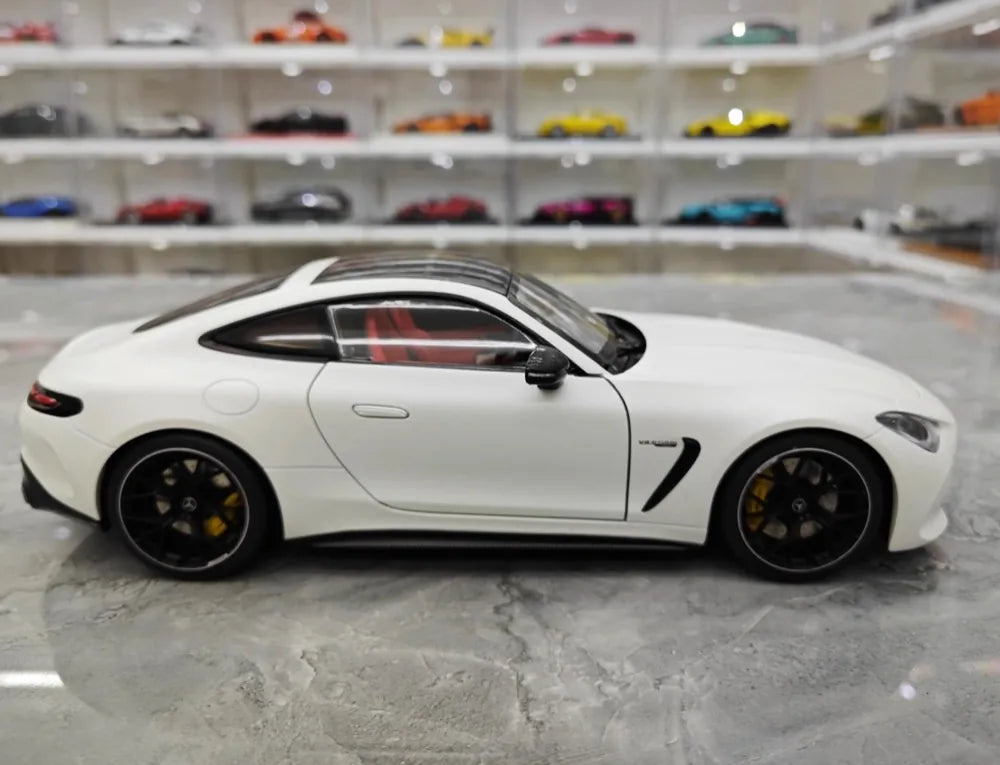 [NZG] 1:18 Mercedes-AMG 2024 GT63 White Model Car Die-Cast